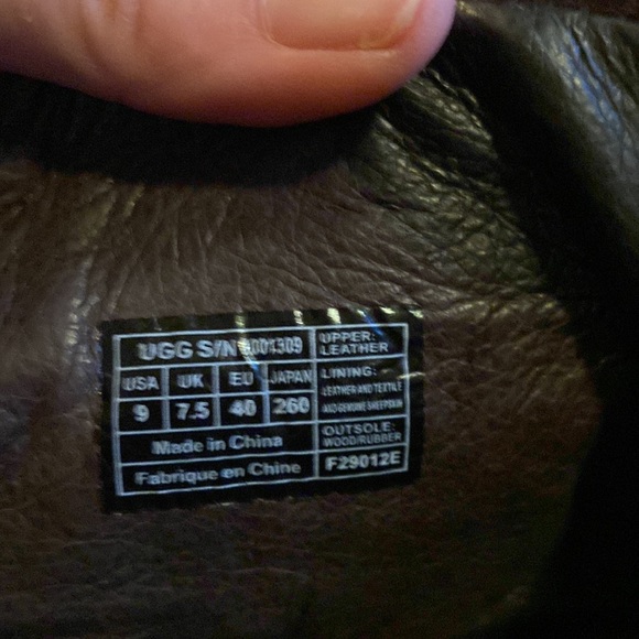 Like New UGG leather suede wooden heel boots, Women’s sized 9 - Picture 6 of 8